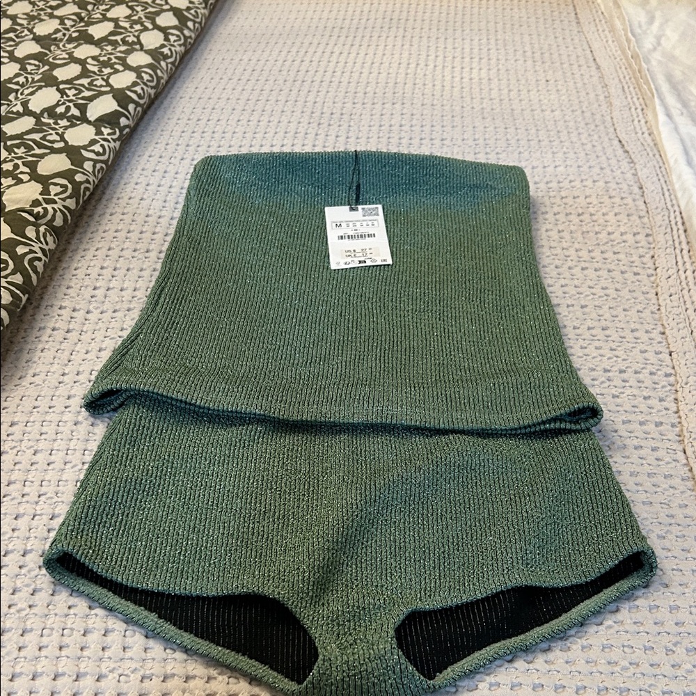 Elegant High Waist Green Knit Shorts and Top